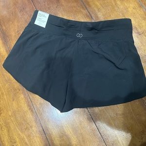 CALIA Women’s Kick it Up Shorts - MEDIUM- brand new
